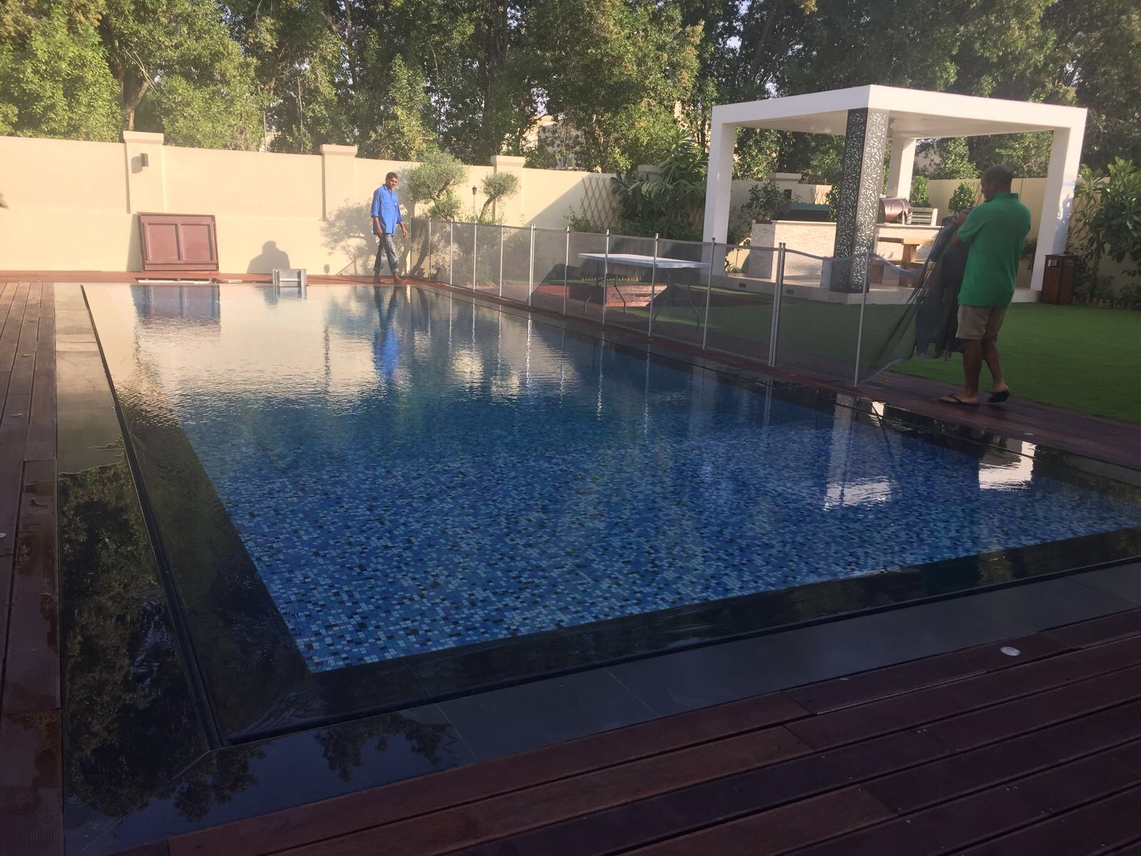 Luxury Mirror Overflow Pool | Jumeirah Park Dubai