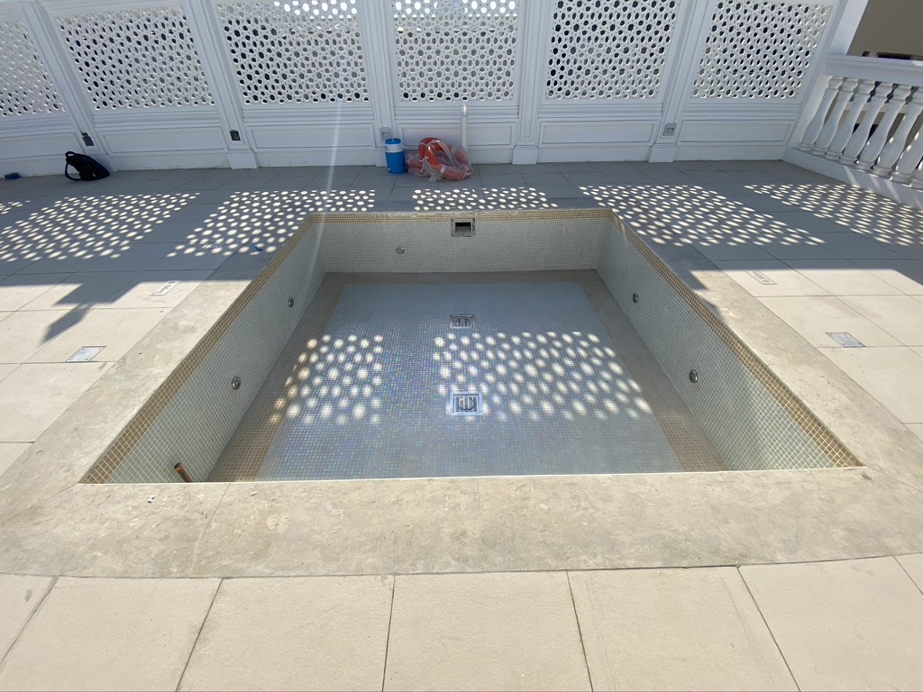 Luxury Rooftop Infinity Pool | Vincitore Boulevard Arjan Dubai